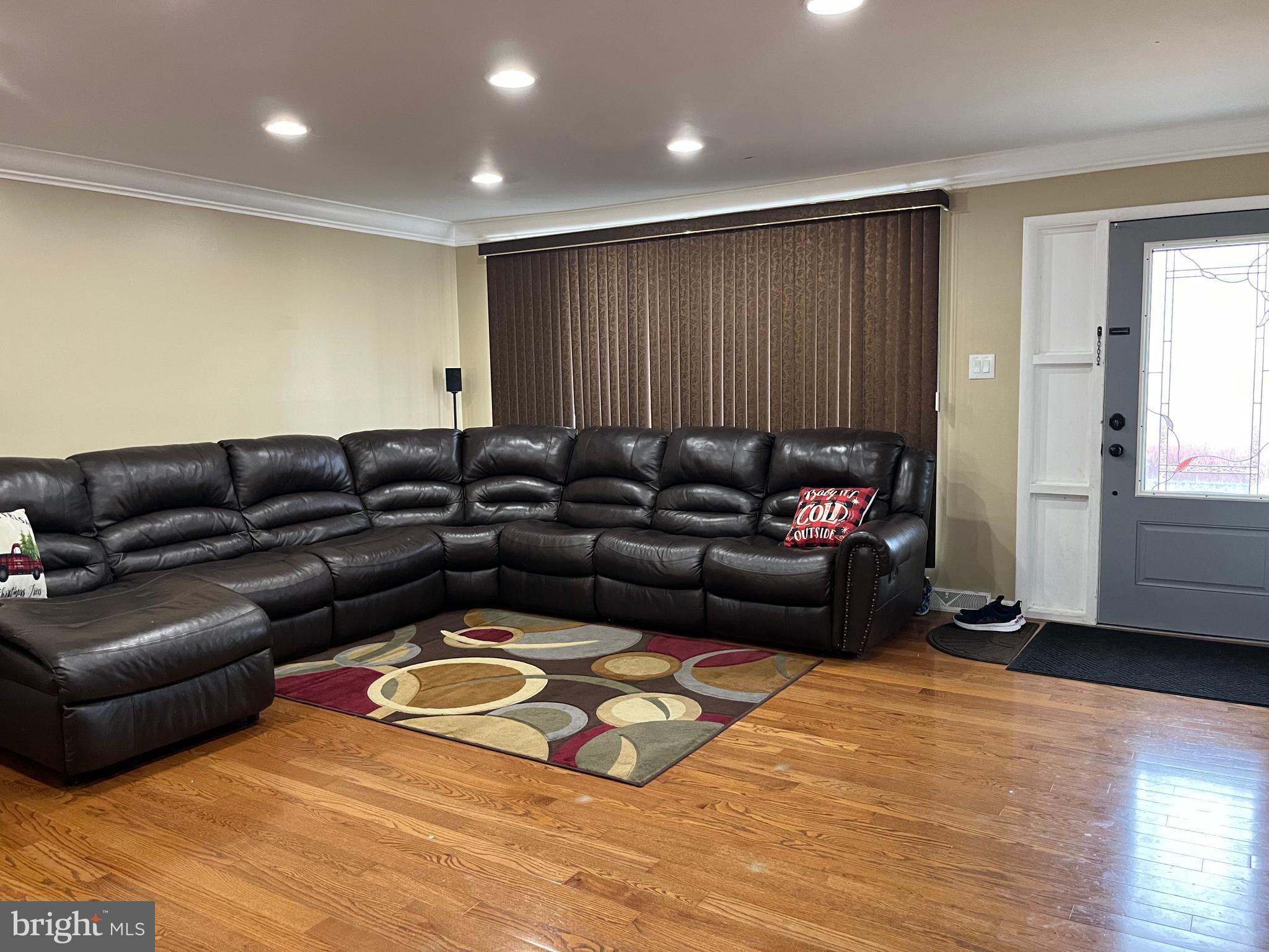 1006 Susan Road Philadelphia, PA 19115 - Photo 4 of 37 a living room with furniture and a rug