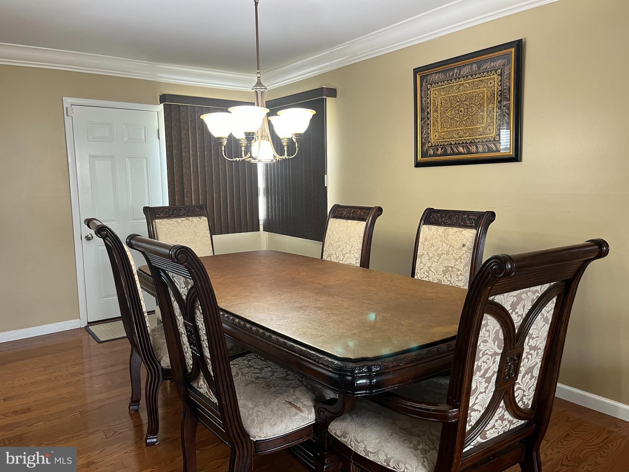 1006 Susan Road Philadelphia, PA 19115 - Photo 7 of 37 a view of a dining room with furniture and wooden floor
