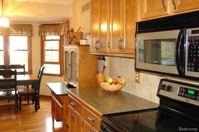 2910 Hannan Road Imlay City, MI 48444 - Photo 15 of 24 Tiled backsplash.jpg