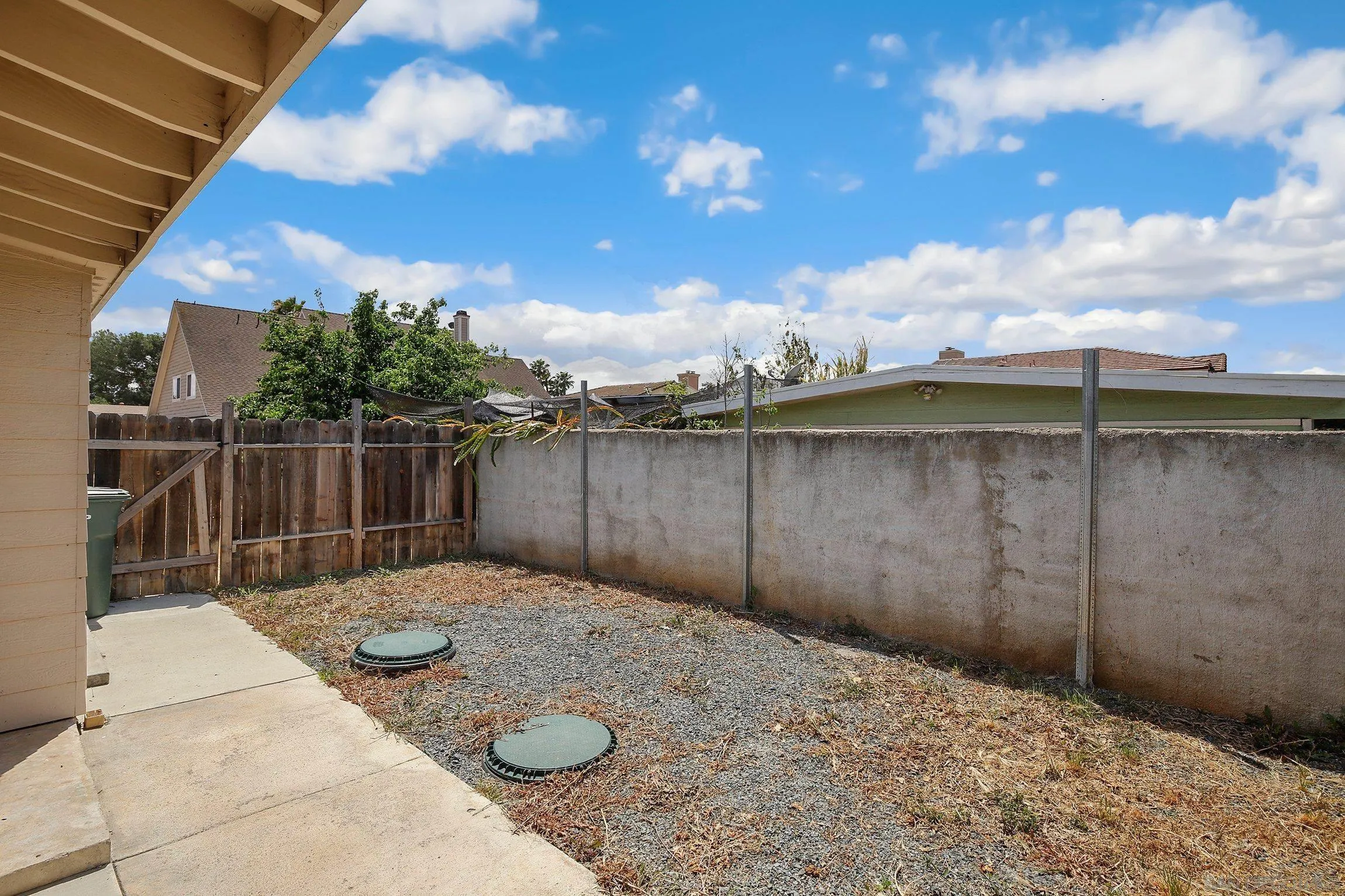 13647 Somerset Road Poway, CA 92064 - Photo 19 of 25 a backyard of a house