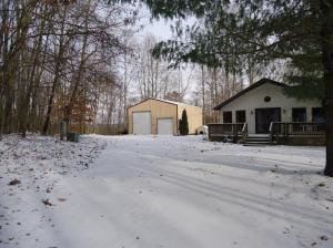 1085 Middle Leesville Road Bedford, IN 47421 - Photo 3 of 17 Gallery Image 3