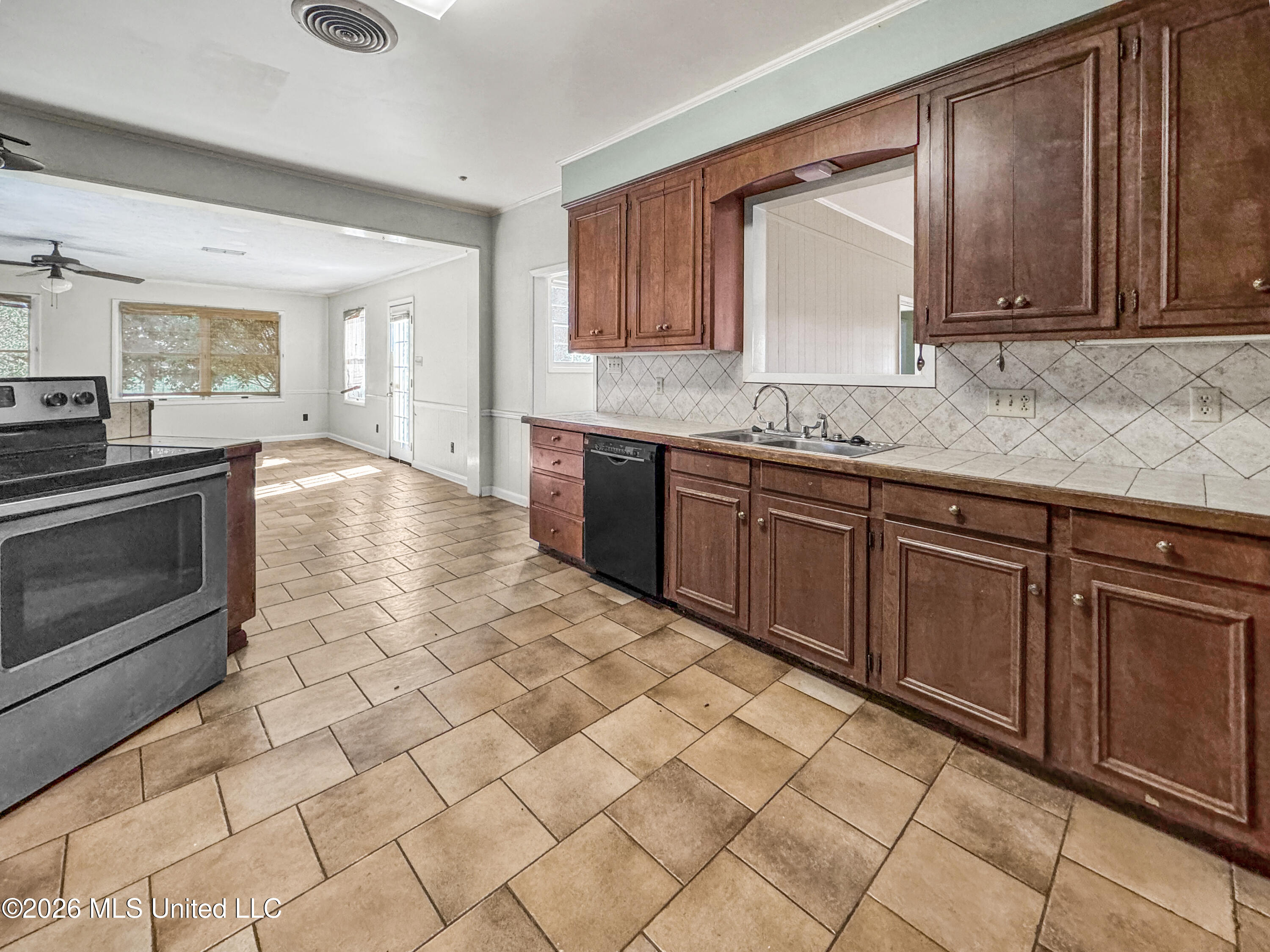 3018 Wardlaw Road McComb, MS 39648 - Photo 4 of 21 IMG_5816