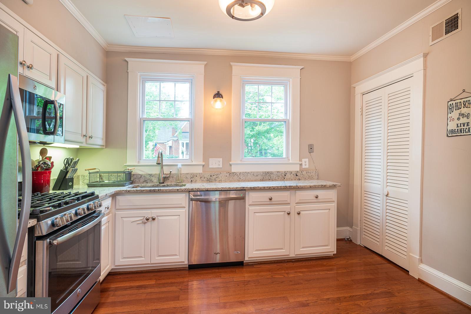 2531 Key Boulevard Arlington, VA 22201 - Photo 8 of 34 Renovated Kitchen
