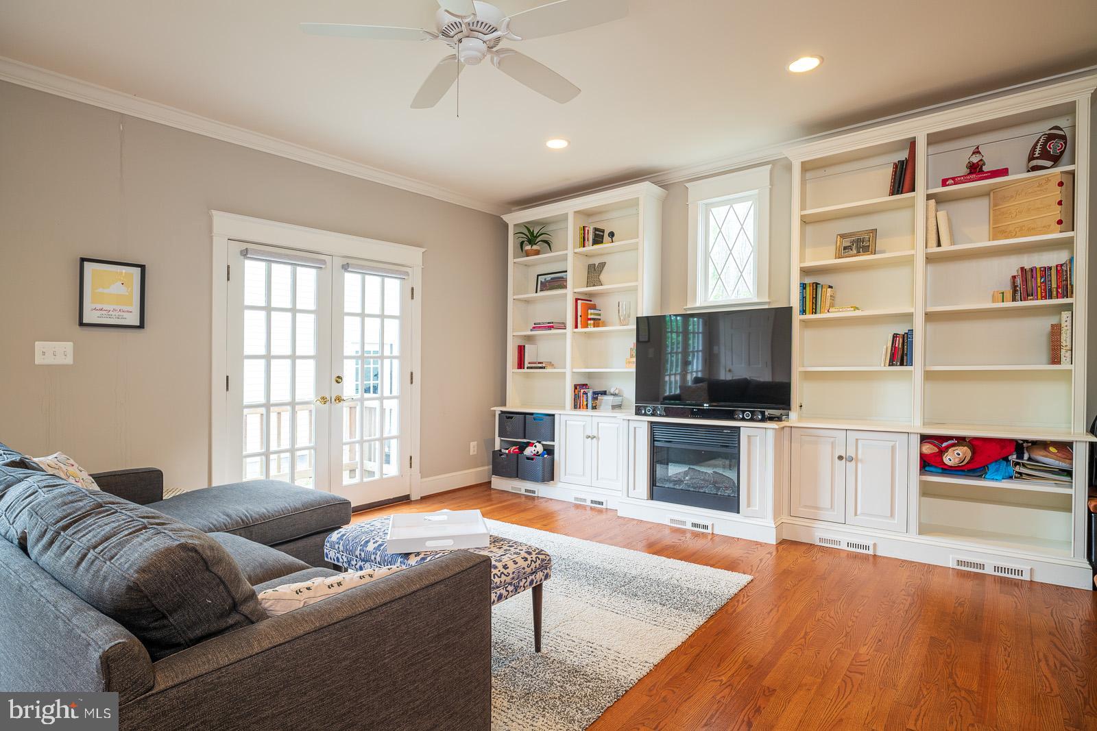 2531 Key Boulevard Arlington, VA 22201 - Photo 10 of 34 Family Room w/ Built-Ins and Fireplace