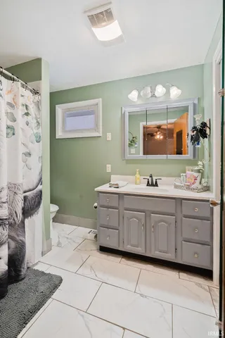 $225,000 | 501 South Hardacre Court, New Castle, IN 47362