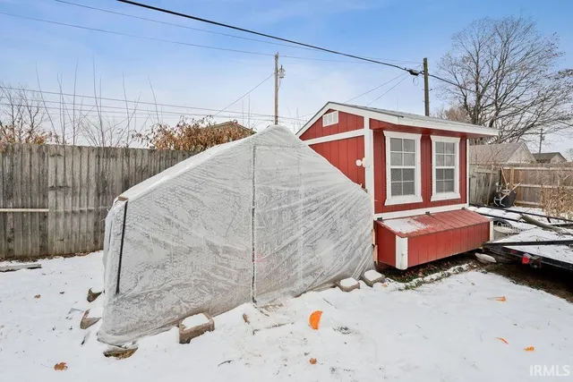 $225,000 | 501 South Hardacre Court, New Castle, IN 47362