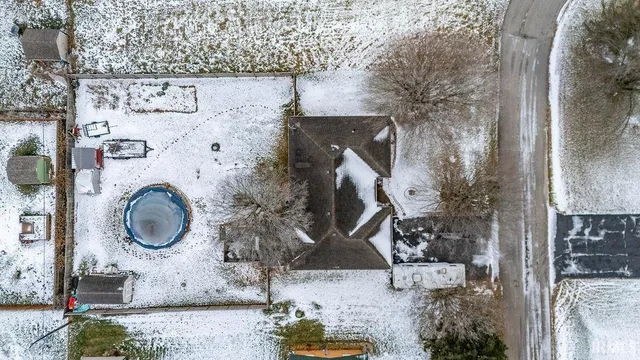 $225,000 | 501 South Hardacre Court, New Castle, IN 47362