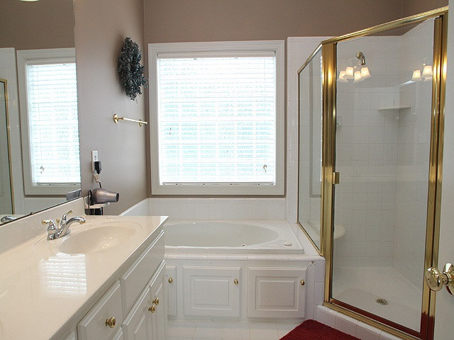 9413 Stone Mountain Road Raleigh, NC 27613 - Photo 15 of 25 Master Bath/Spa