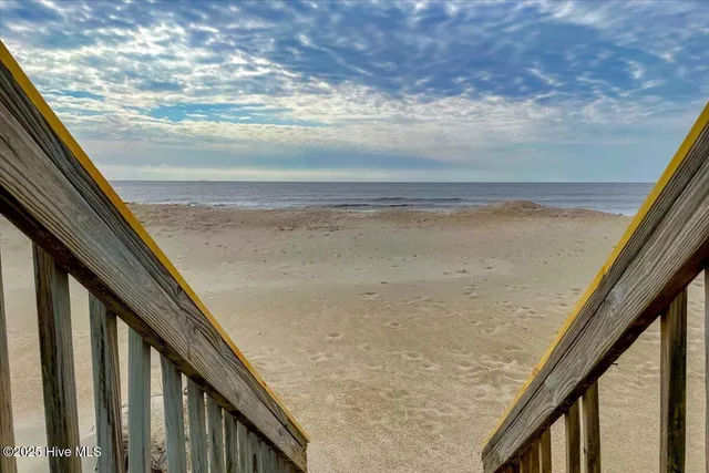 $1,599,000 | 877 Ocean Boulevard West, Holden Beach, NC 28462