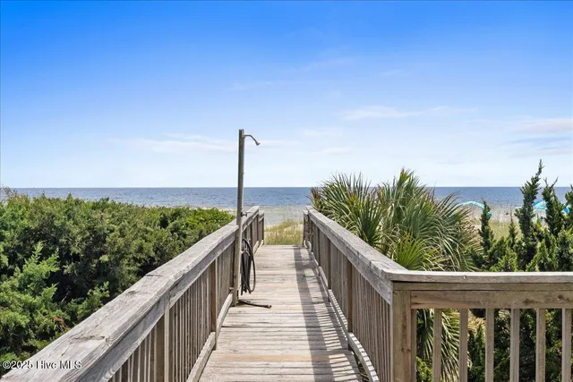 $1,599,000 | 877 Ocean Boulevard West, Holden Beach, NC 28462