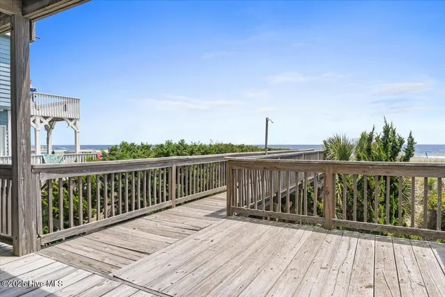 $1,599,000 | 877 Ocean Boulevard West, Holden Beach, NC 28462