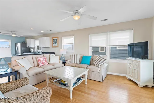 $1,599,000 | 877 Ocean Boulevard West, Holden Beach, NC 28462