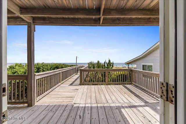 $1,599,000 | 877 Ocean Boulevard West, Holden Beach, NC 28462