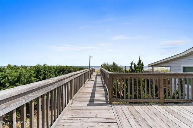 $1,599,000 | 877 Ocean Boulevard West, Holden Beach, NC 28462