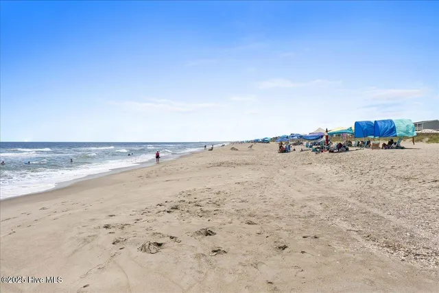 $1,599,000 | 877 Ocean Boulevard West, Holden Beach, NC 28462