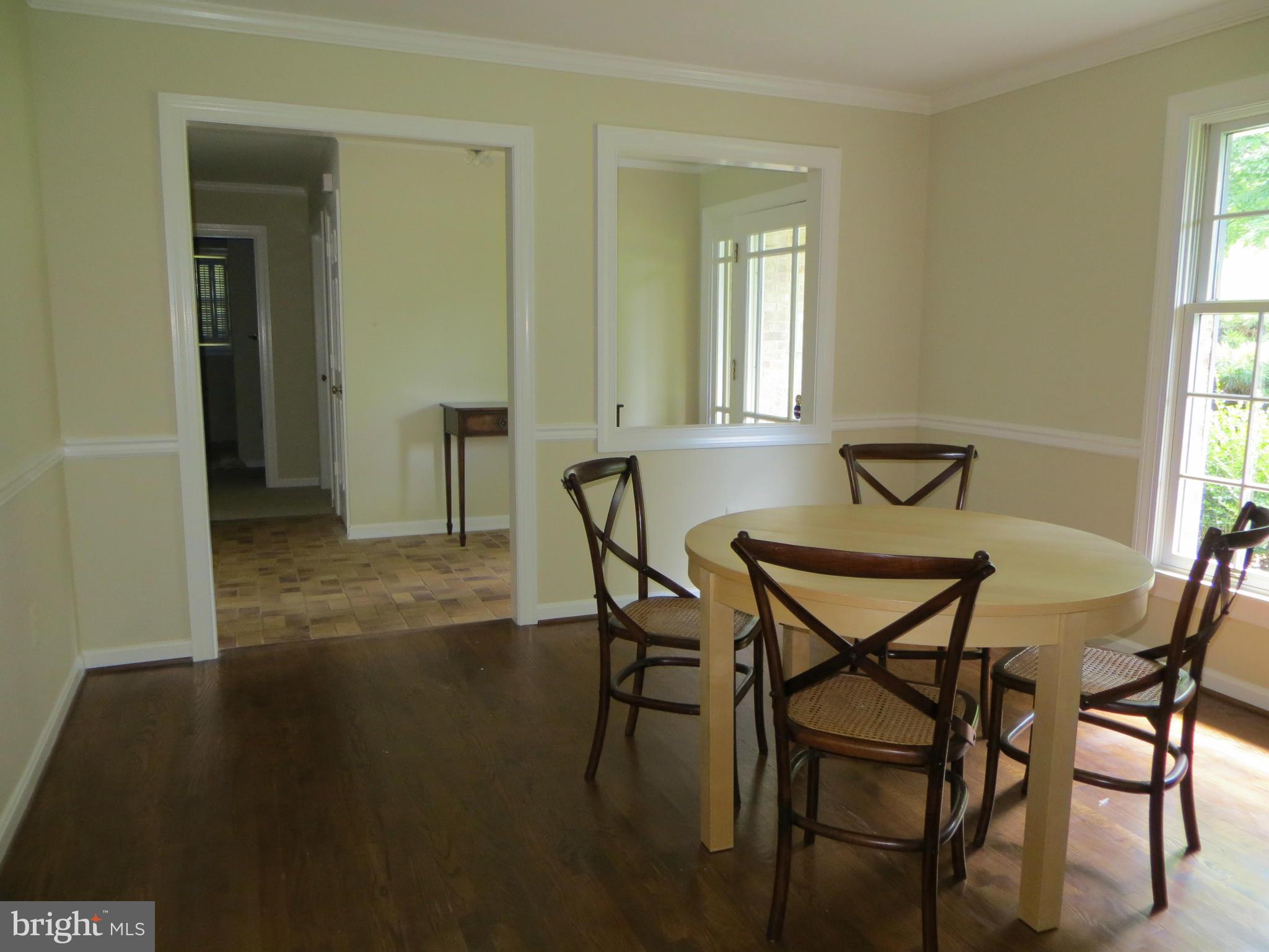 23462 Potts Mill Road Middleburg, VA 20117 - Photo 8 of 20 Dining Room