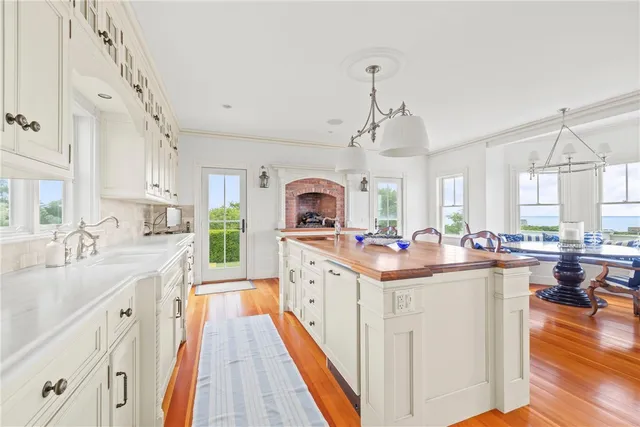 $6,950,000 | 1596 West Side Road, Block Island, RI 02807