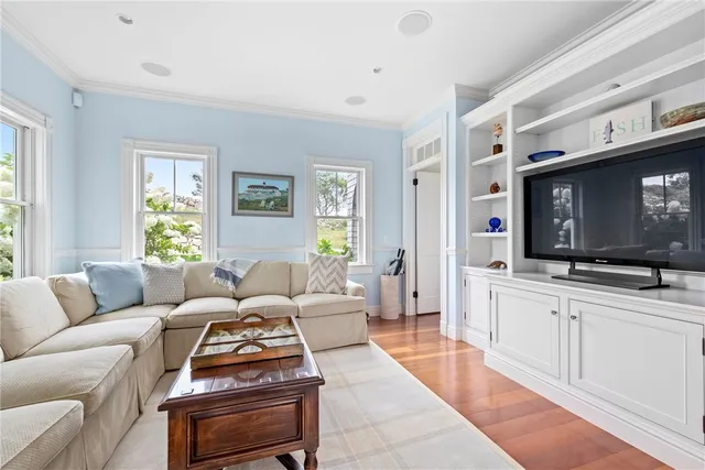 $6,950,000 | 1596 West Side Road, Block Island, RI 02807