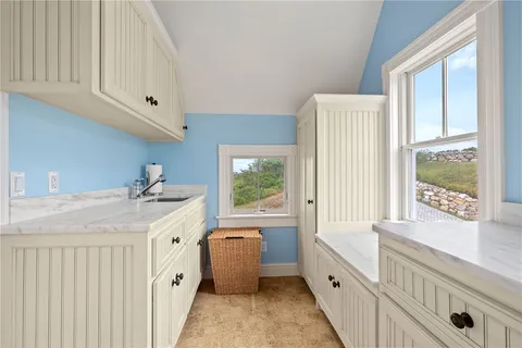 $6,950,000 | 1596 West Side Road, Block Island, RI 02807