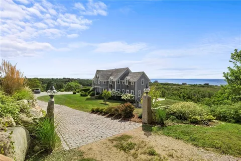 $6,950,000 | 1596 West Side Road, Block Island, RI 02807