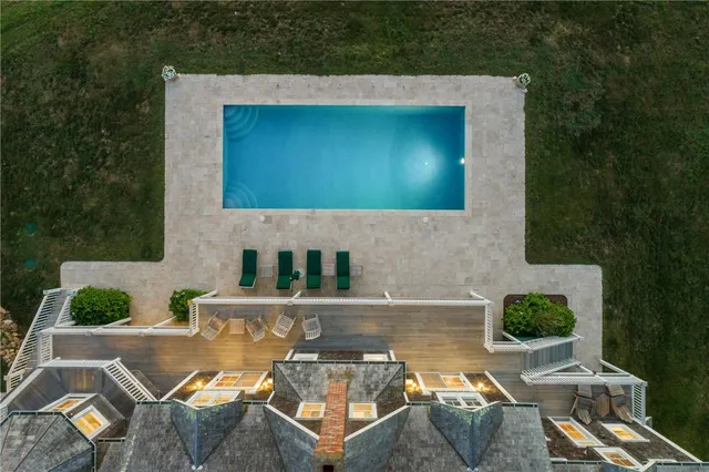 $6,950,000 | 1596 West Side Road, Block Island, RI 02807