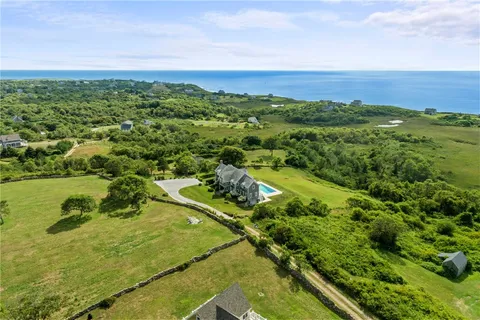 $6,950,000 | 1596 West Side Road, Block Island, RI 02807