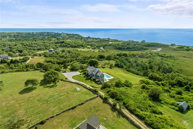 $6,950,000 | 1596 West Side Road, Block Island, RI 02807