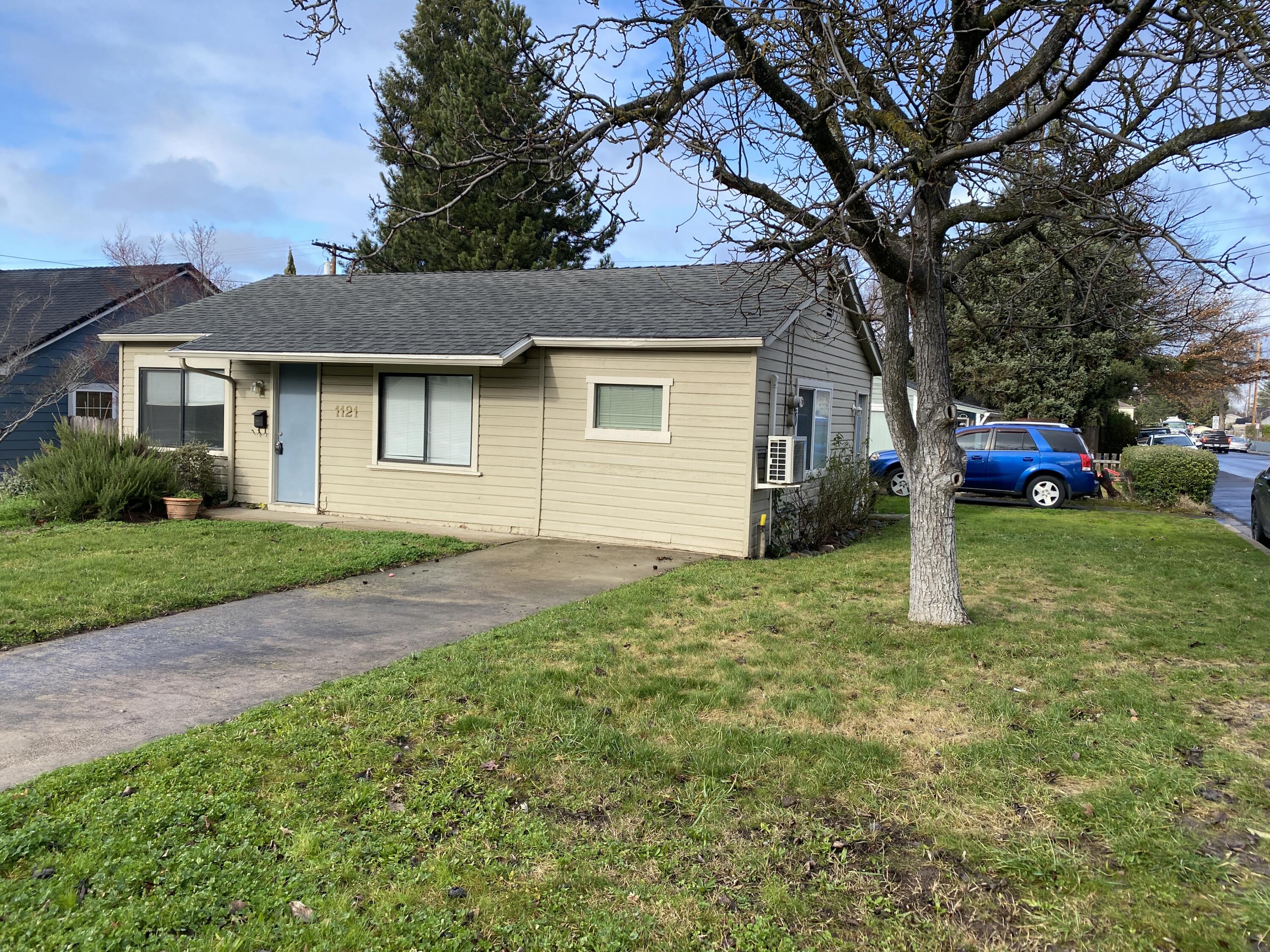 1121 Reddy Avenue Medford, OR 97504 - Photo 11 of 12 IMG_7126