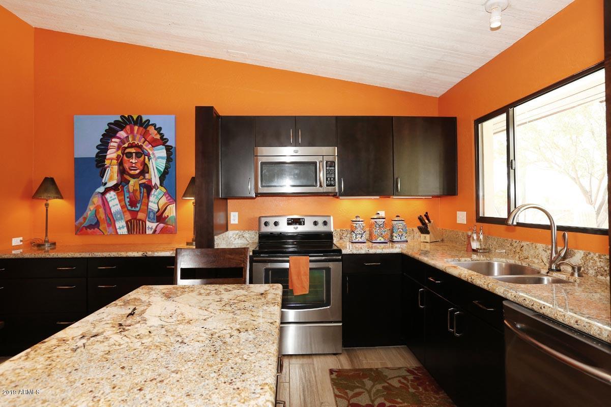 7321 East Long Rifle Road Carefree, AZ 85377 - Photo 15 of 48 Kitchen3
