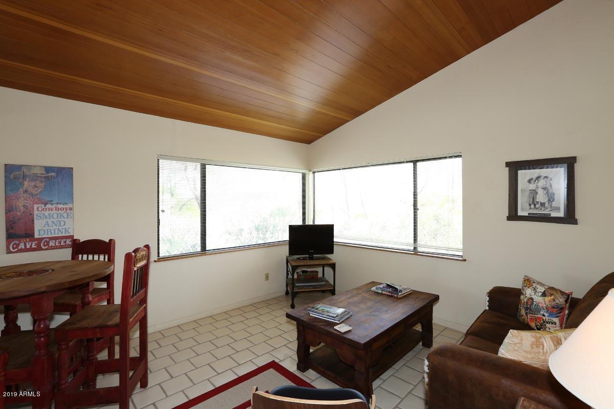 7321 East Long Rifle Road Carefree, AZ 85377 - Photo 34 of 48 Guest House-Great Room