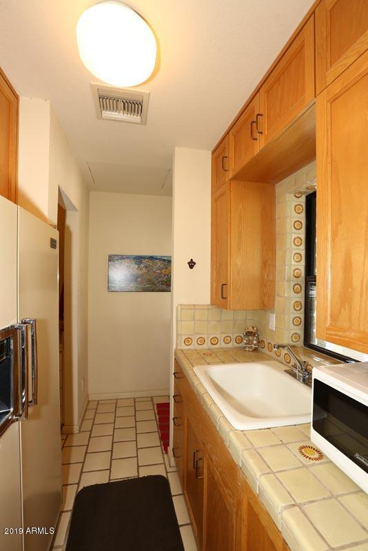 7321 East Long Rifle Road Carefree, AZ 85377 - Photo 35 of 48 Guest House-Kitchenette