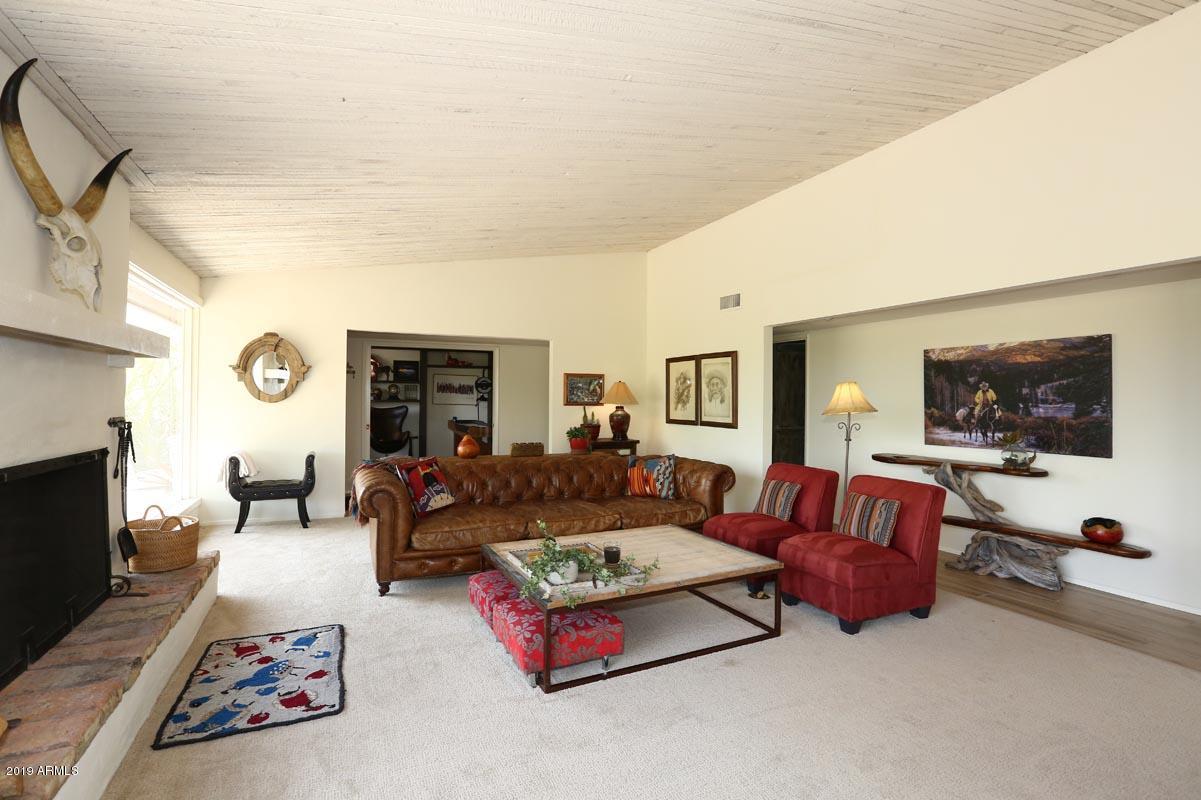 7321 East Long Rifle Road Carefree, AZ 85377 - Photo 7 of 48 Living Room2