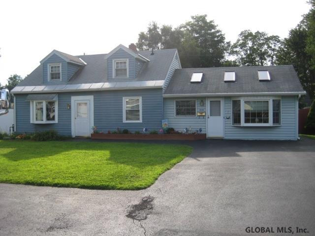 1016 Roberta Road Rotterdam, NY 12303 - Photo 1 of 25 Photo 1