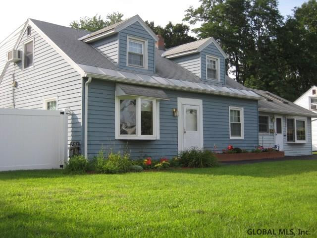1016 Roberta Road Rotterdam, NY 12303 - Photo 2 of 25 Photo 2