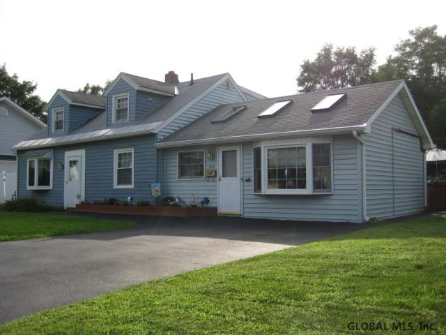 1016 Roberta Road Rotterdam, NY 12303 - Photo 3 of 25 Photo 3