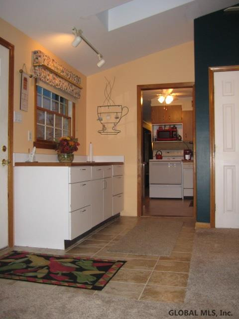 1016 Roberta Road Rotterdam, NY 12303 - Photo 7 of 25 Photo 7