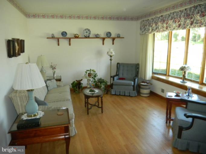 7007 Gaymount Road Windsor Mill, MD 21244 - Photo 14 of 15 Living Room