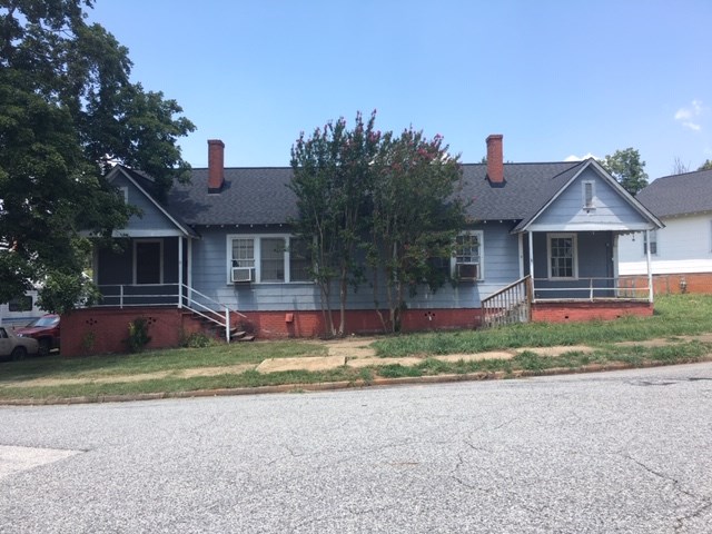 136-138 County Road Spartanburg, SC 29301 - Photo 1 of 9 Gallery Image 1