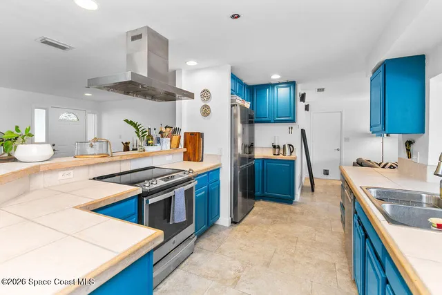 $3,775 | 302 West Osceola Lane, Cocoa Beach, FL 32931