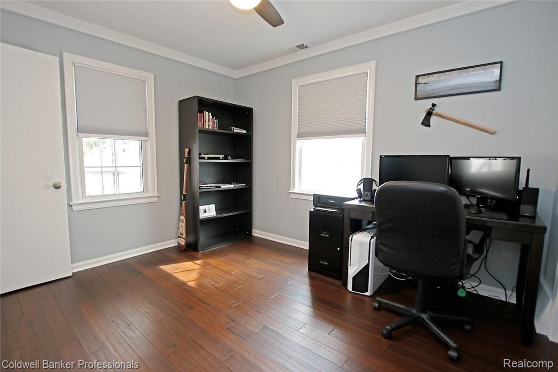 1890 Columbia Road Berkley, MI 48072 - Photo 16 of 42 17) 1st Floor Bedroom.jpg