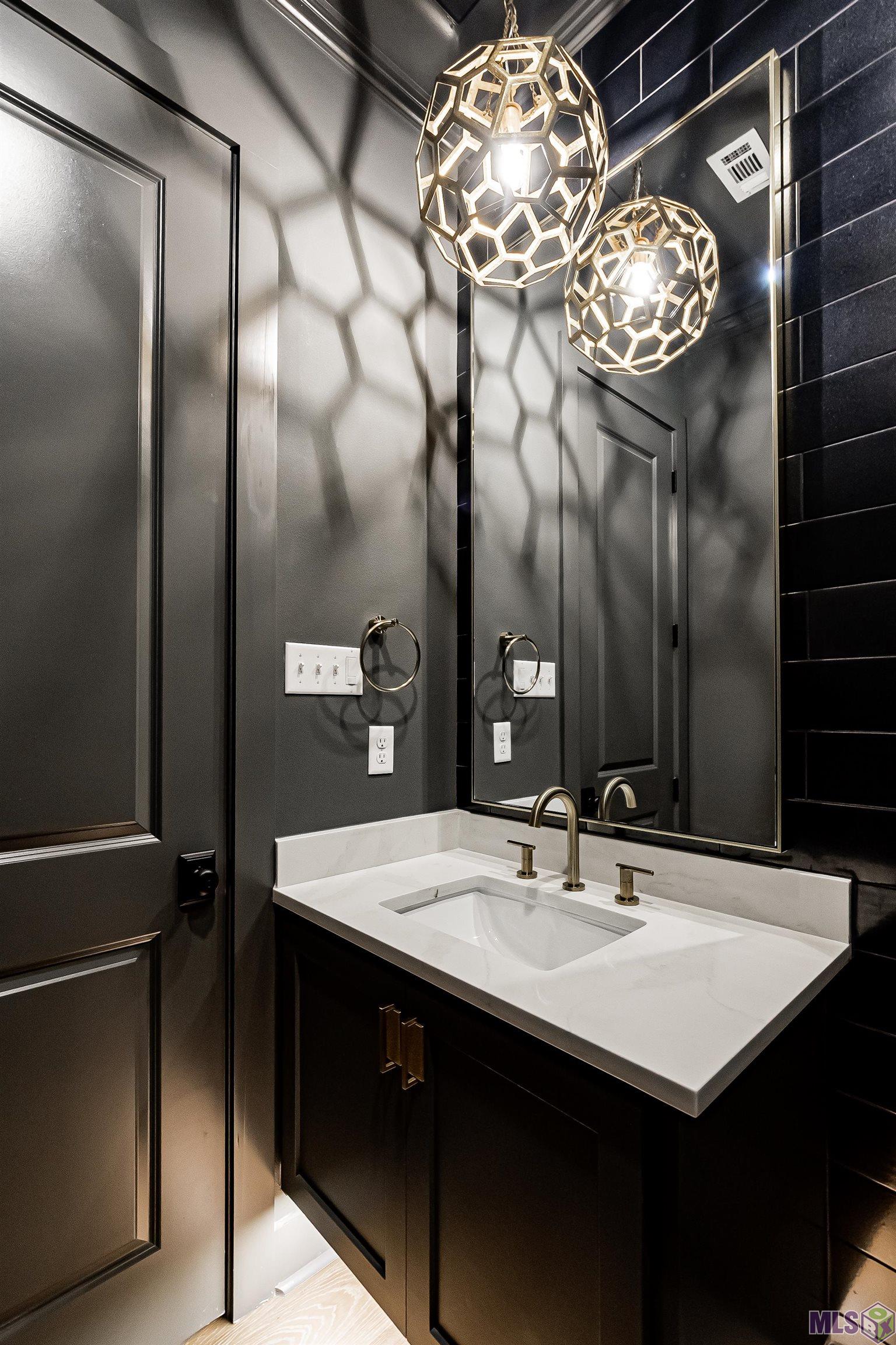 15725 Jack Street Baton Rouge, LA 70817 - Photo 30 of 54 Powder Room