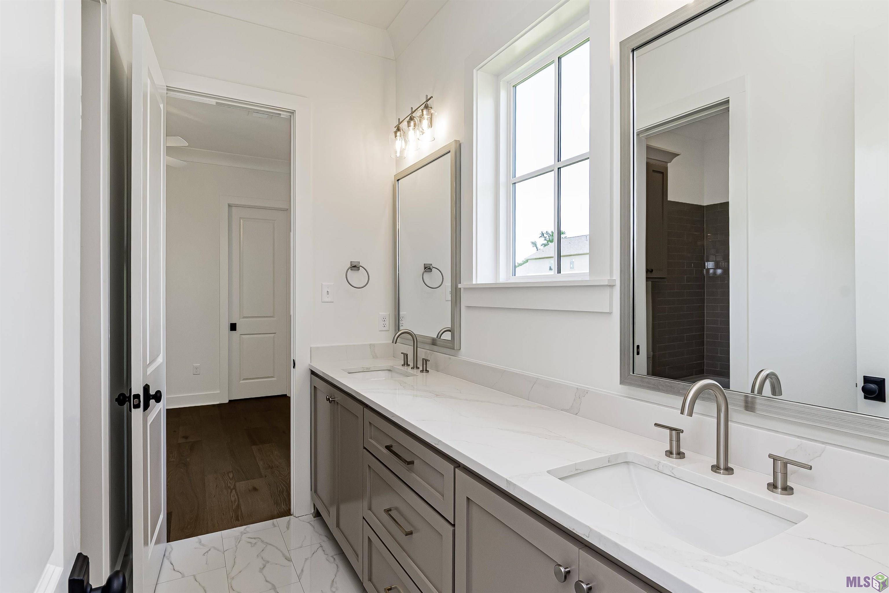 15725 Jack Street Baton Rouge, LA 70817 - Photo 35 of 54 Guest Bathroom
