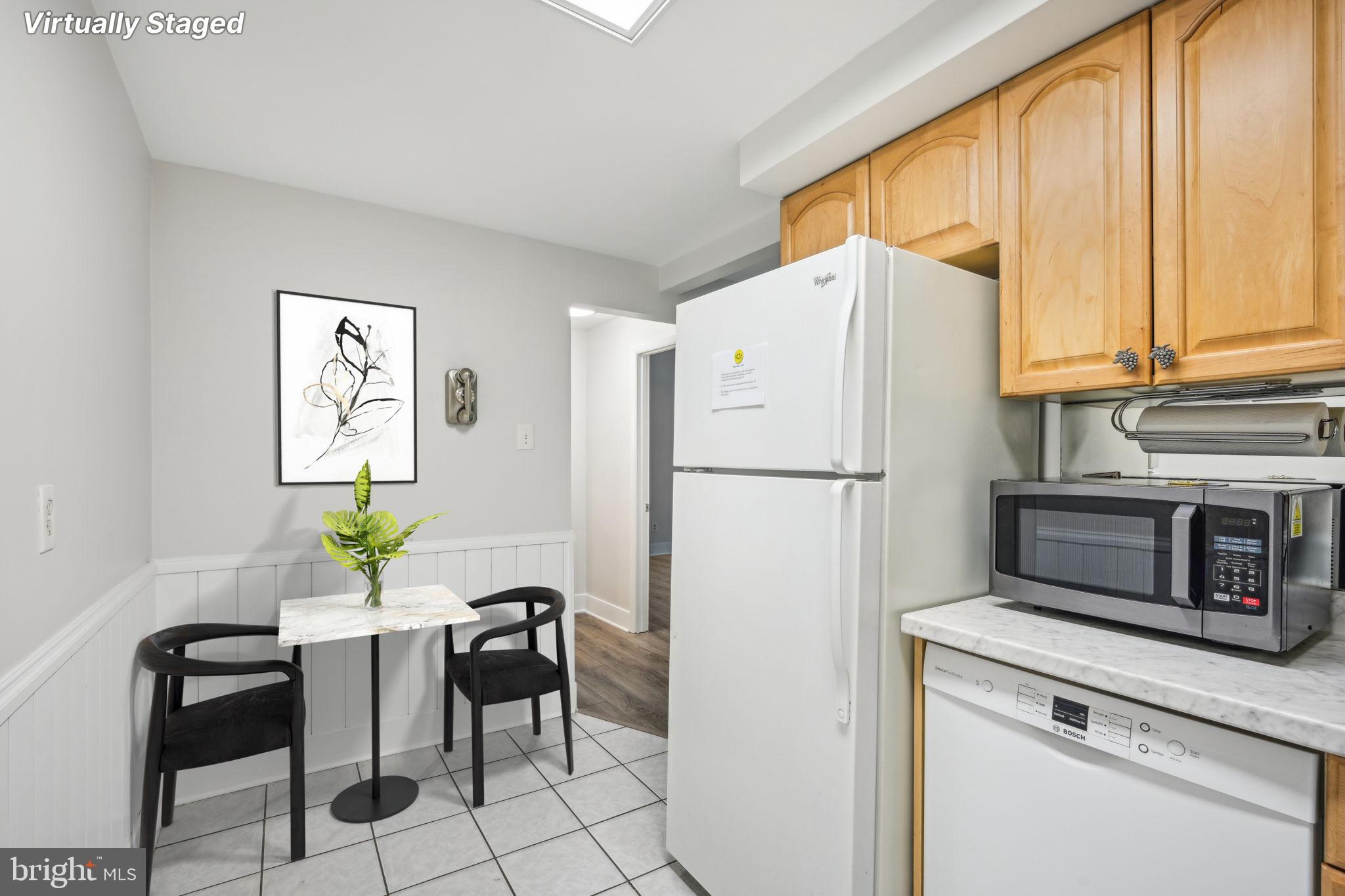 207 Walnut Hill Road, Unit D12 West Chester, PA 19382 - Photo 14 of 32 Virtually Staged Kitchen