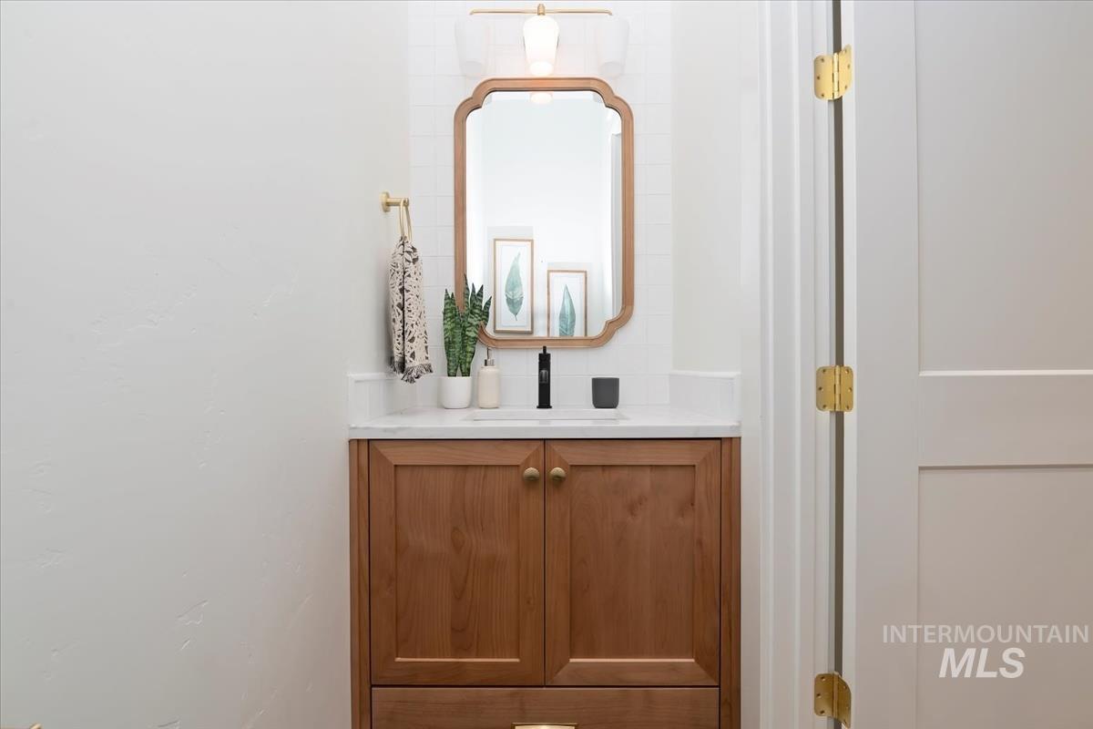 196 North Timber Wolf Place Eagle, ID 83616 - Photo 20 of 50 Bathroom with vanity