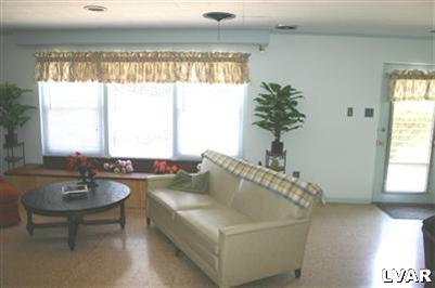 3525 Altonah Road Bethlehem, PA 18017 - Photo 8 of 16 Family Room