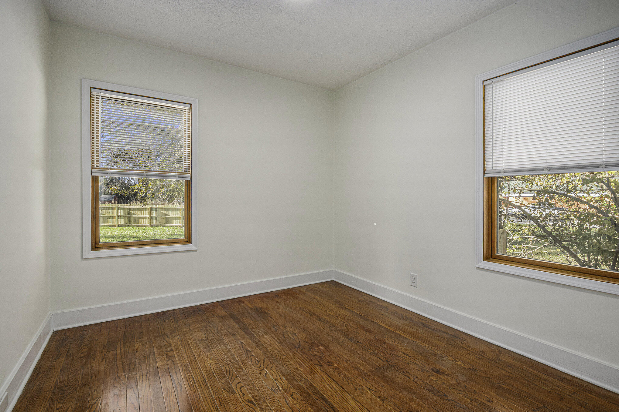 1540 Pipestone Road Benton Harbor, MI 49022 - Photo 13 of 28 2nd Bedroom on main floor