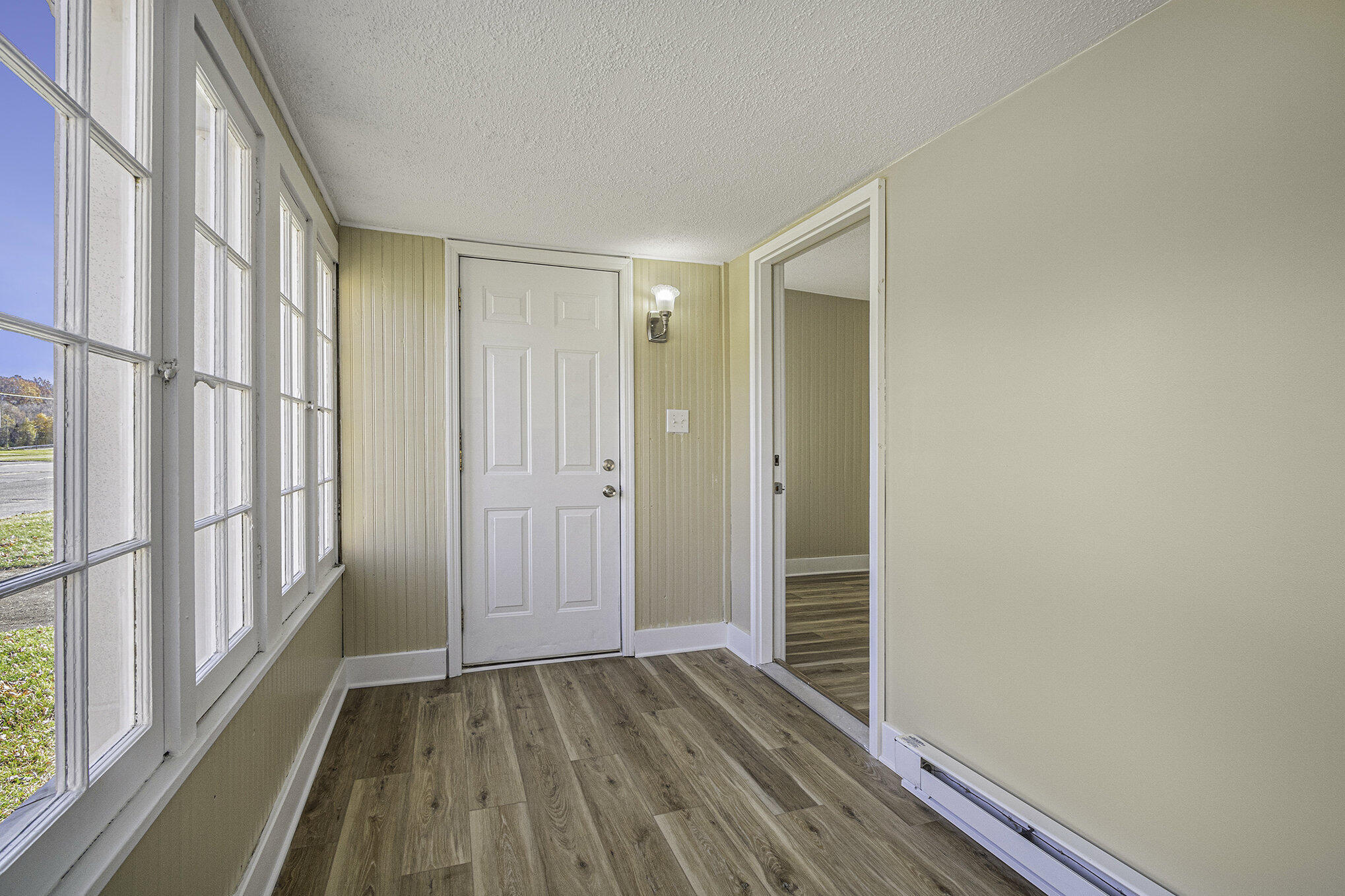 1540 Pipestone Road Benton Harbor, MI 49022 - Photo 6 of 28 4 Season Room