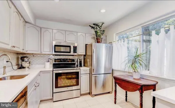 $2,800 | 2716 Glengyle Drive, Vienna, VA 22181