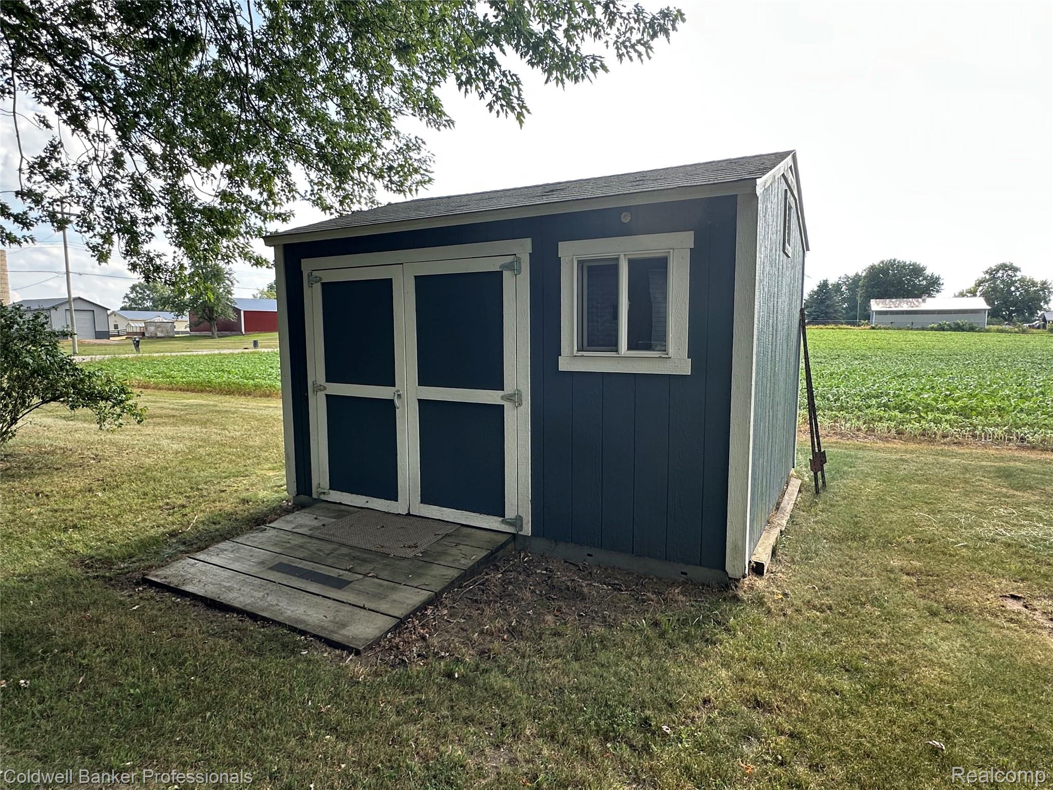 2119 Haines Road Lapeer, MI 48446 - Photo 9 of 39 IMG_8877.jpeg