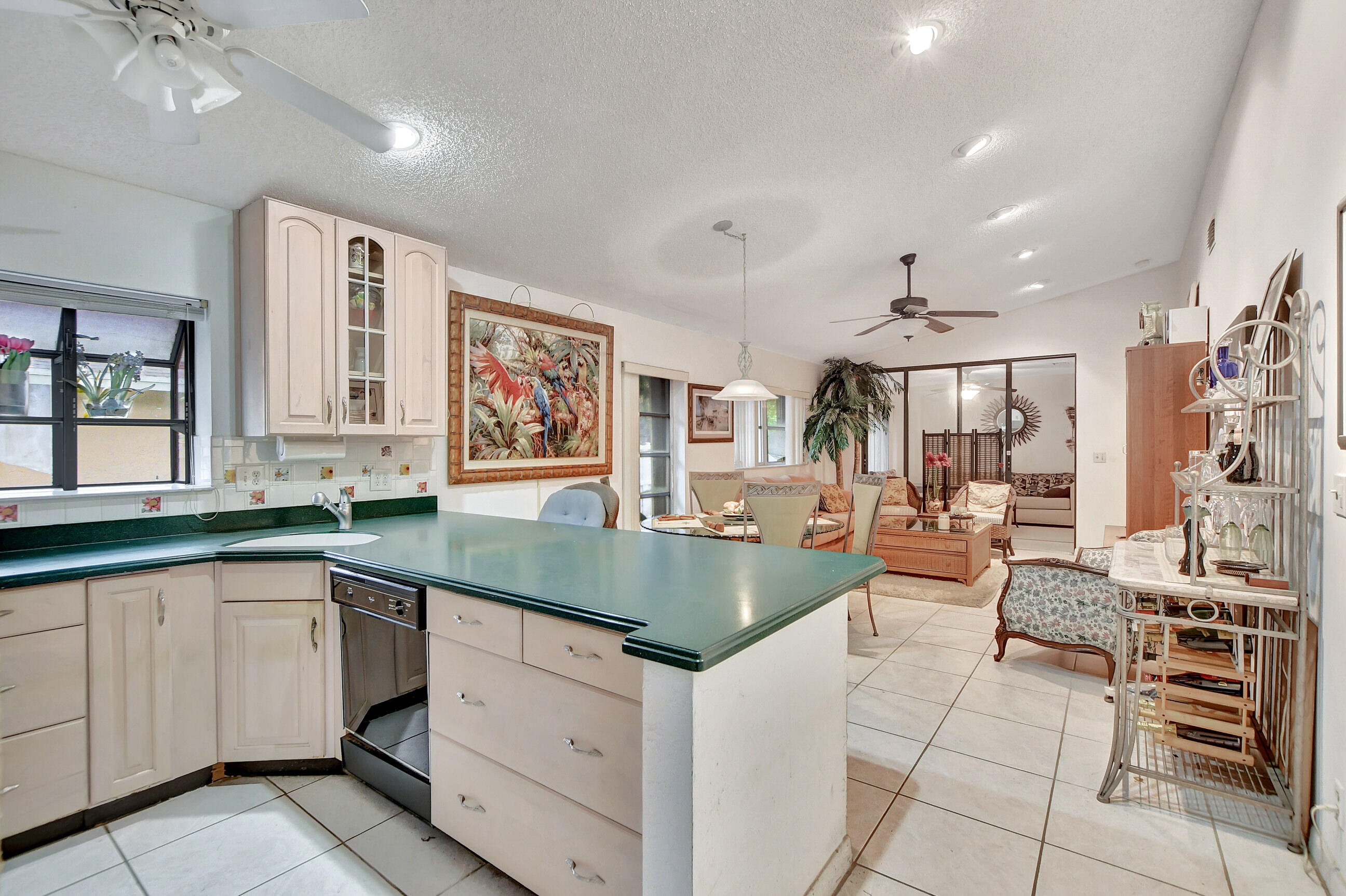 8238 Springtree Road, Unit A Boca Raton, FL 33496 - Photo 5 of 48 05_dsc_1521